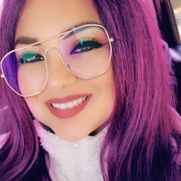 Meet your Posher, Gizzel - Picture 1 of 1